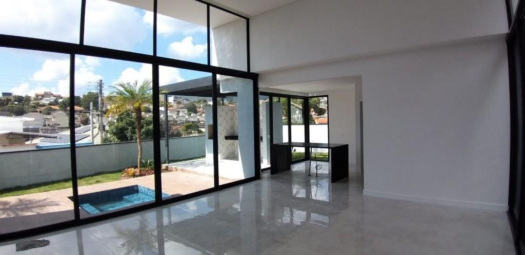Casa, 3 quartos, 235 m² - Foto 1