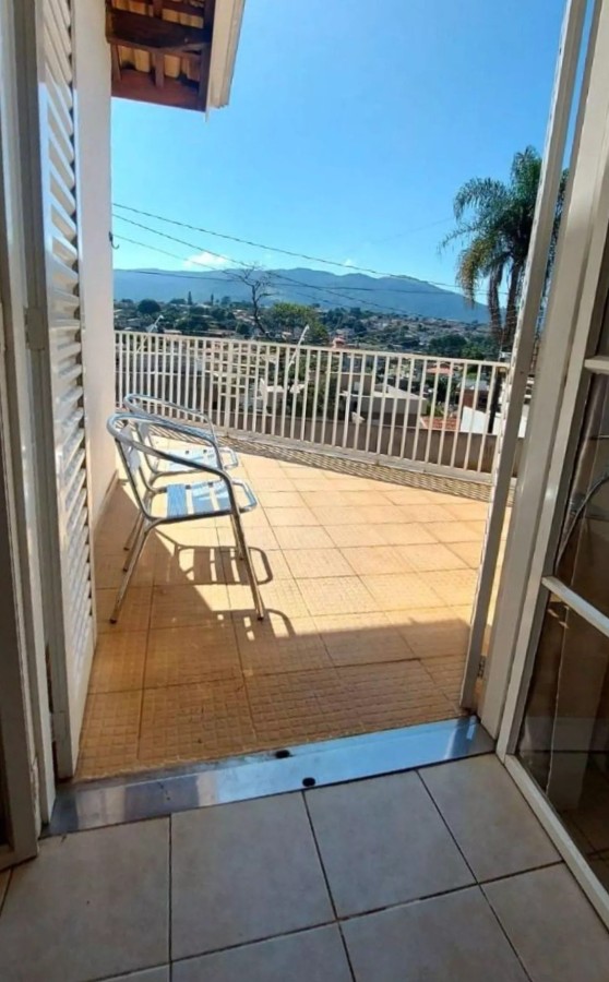 Casa, 4 quartos, 130 m² - Foto 1