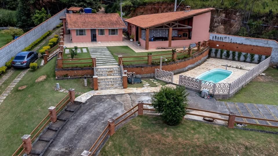 Chácara, 2 quartos, 2200 m² - Foto 1