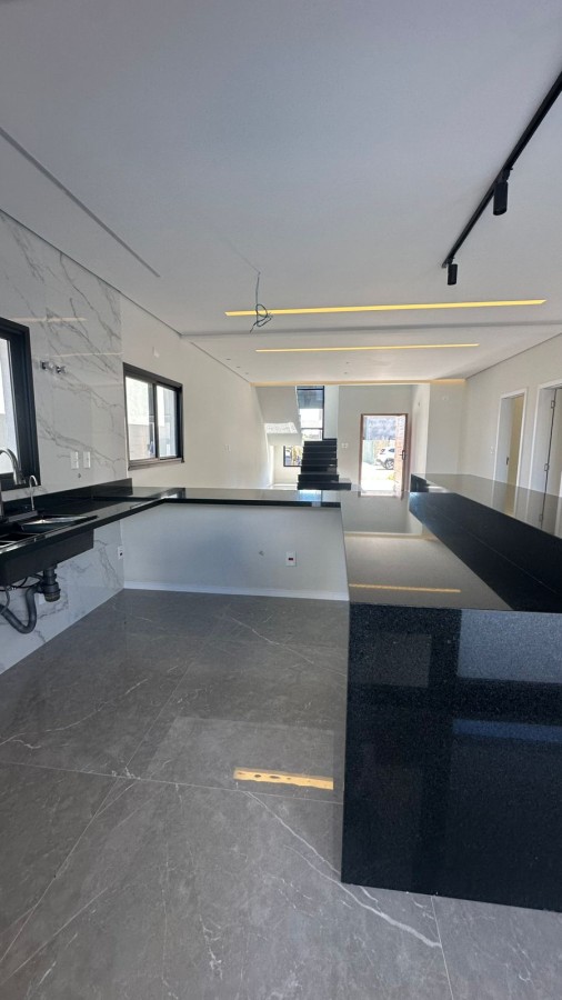 Casa à venda com 4 quartos, 4 suítes, 4 vagas e 260m² no Vila Santista, Atibaia (SP) — foto 7 de 30